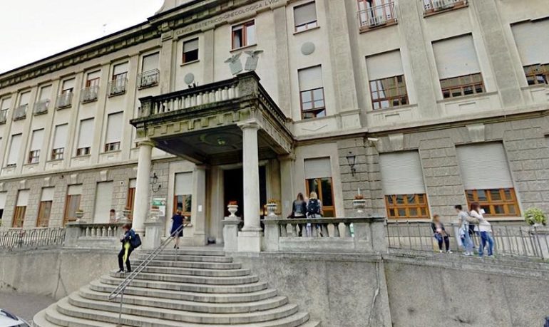 Milano, si finge infermiere e molesta una donna incinta: uomo arrestato per violenza sessuale