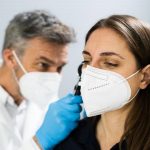 Non solo gusto e olfatto: il Covid aumenta anche il rischio di perdere l'udito