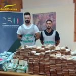 Un tesoro dietro l'armadio: 8 milioni in contanti sequestrati a un medico con studio a Pompei