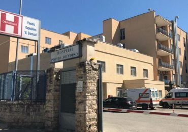 Ambulanza soccorre uomo riverso per terra, ma in ospedale finiscono autista e infermiere. È accaduto a Manduria (Taranto)