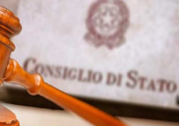 Concorso per funzionari amministrativi: Consiglio di Stato annulla due quesiti ambigui