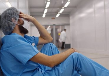 Indagine Nursing Up: "Perdiamo per strada sempre più infermieri. Ben 15.450 dimissioni dalla sanità pubblica nel biennio 2021-2022"