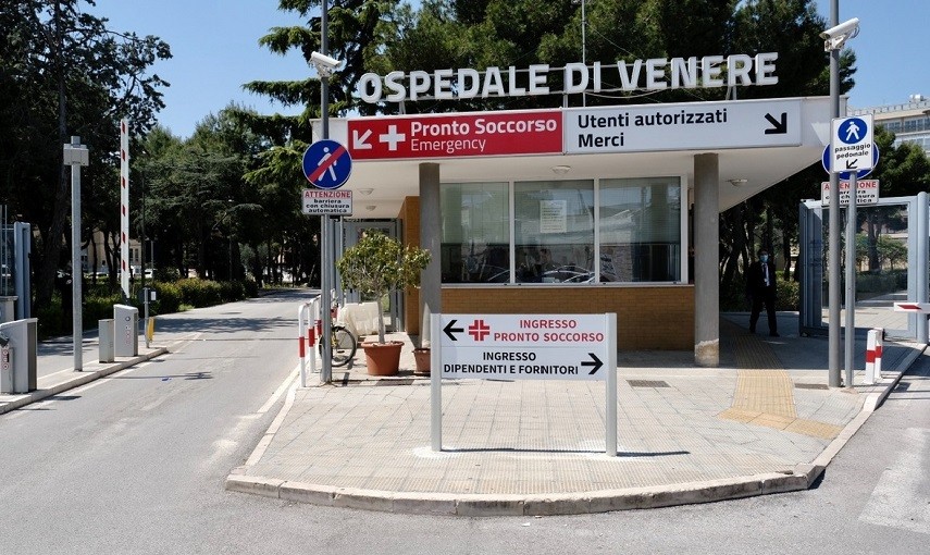 Bari, bimba nata morta per un litigio tra medici: dopo 8 anni, nessun colpevole. I genitori: "La giustizia non esiste