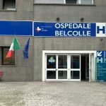 Insulti e minacce a infermiere e poliziotti: aggressore sotto processo a Viterbo