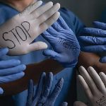 Pavia, partirà a breve l'esperimento del braccialetto anti-aggressioni per medici e infermieri. Fials Lombardia: "Bene, ma è solo l'inizio. In troppi non denunciano"