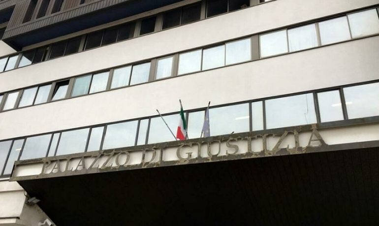 Treviso, mancano i cancellieri in tribunale: li sostituiscono gli infermieri!