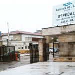 Galatina (Lecce), aggredì un infermiere e i poliziotti: patteggia condanna a un anno e due mesi