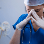 Indagine Nursing Up: "Il 60% degli infermieri lascerebbe il lavoro"