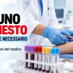 Persona in laboratorio per un prelievo, con indicazioni sulla preparazione agli esami del sangue